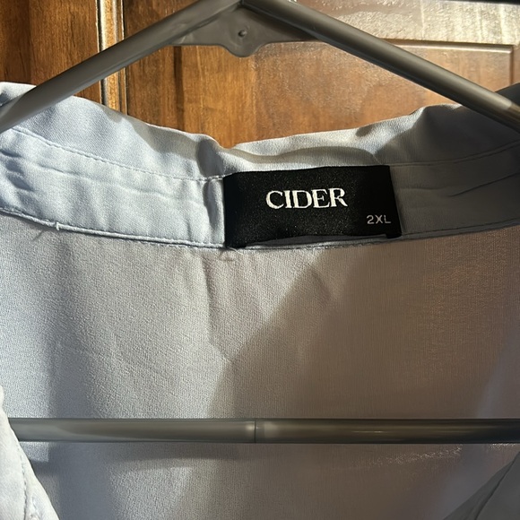 Button down shirt - Picture 2 of 5